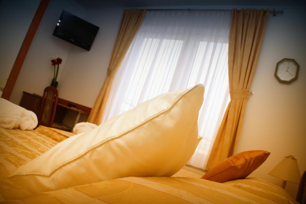Hotel Vila Tina Zagreb Buitenkant foto