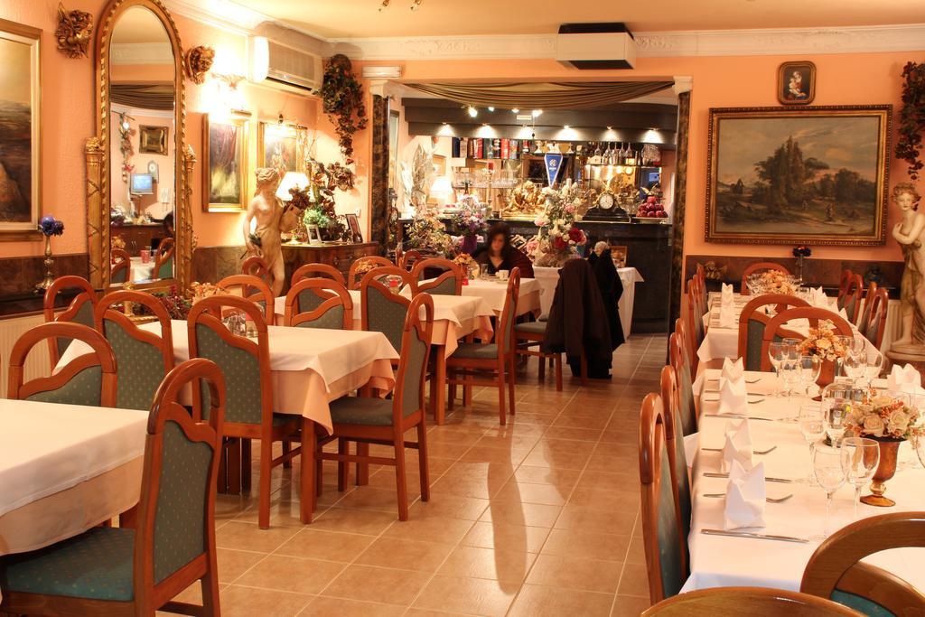 Hotel Vila Tina Zagreb Buitenkant foto