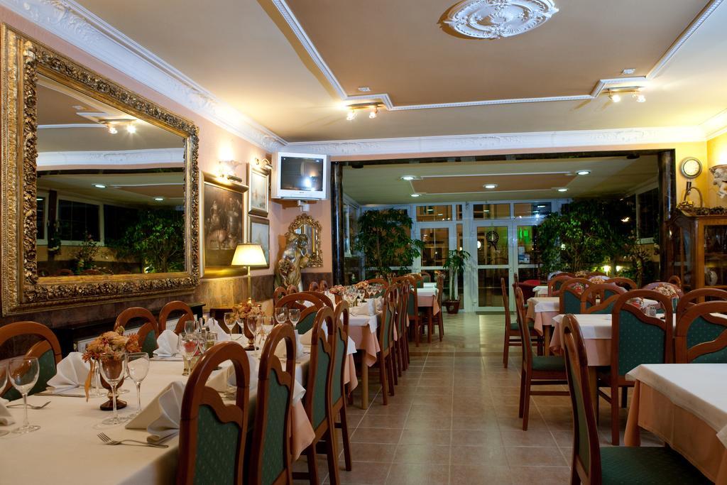 Hotel Vila Tina Zagreb Buitenkant foto