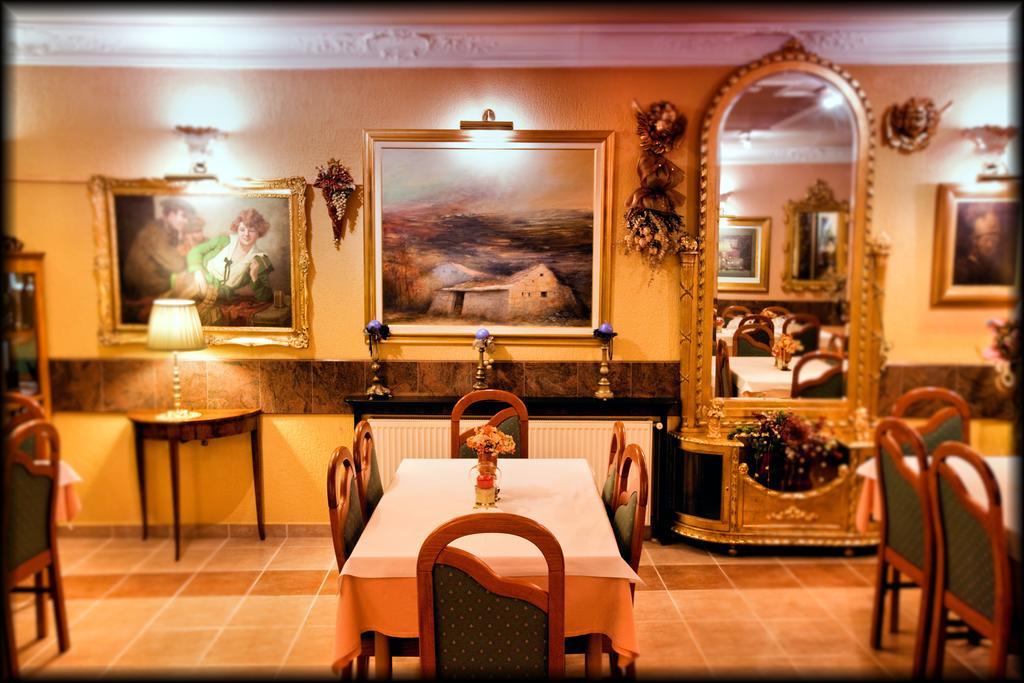 Hotel Vila Tina Zagreb Buitenkant foto