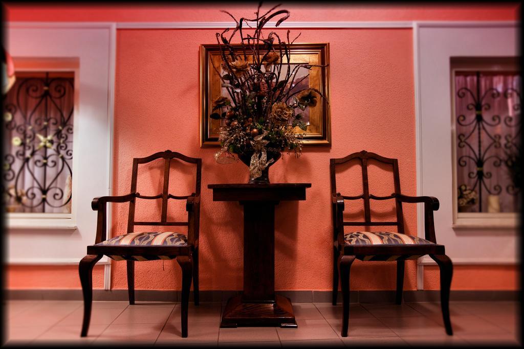Hotel Vila Tina Zagreb Buitenkant foto