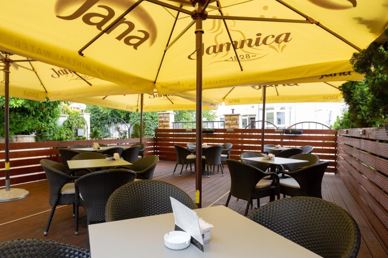 Hotel Vila Tina Zagreb Buitenkant foto