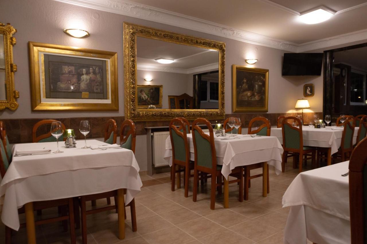 Hotel Vila Tina Zagreb Buitenkant foto