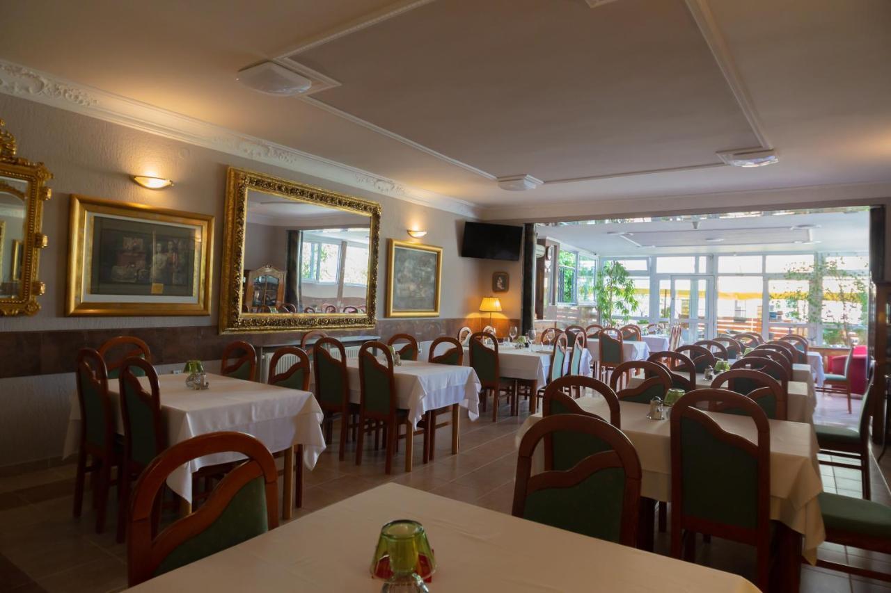 Hotel Vila Tina Zagreb Buitenkant foto