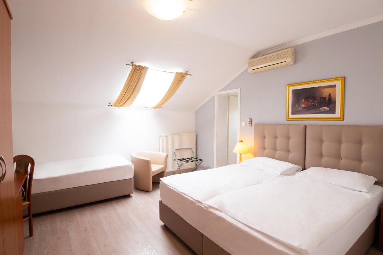Hotel Vila Tina Zagreb Buitenkant foto